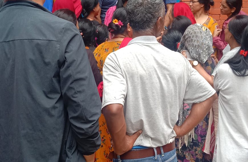 सुपथ मुल्यमा युरिया मल विक्री गर्दै जयपुर बहुउद्देश्यीय सहकारी संस्था लि.