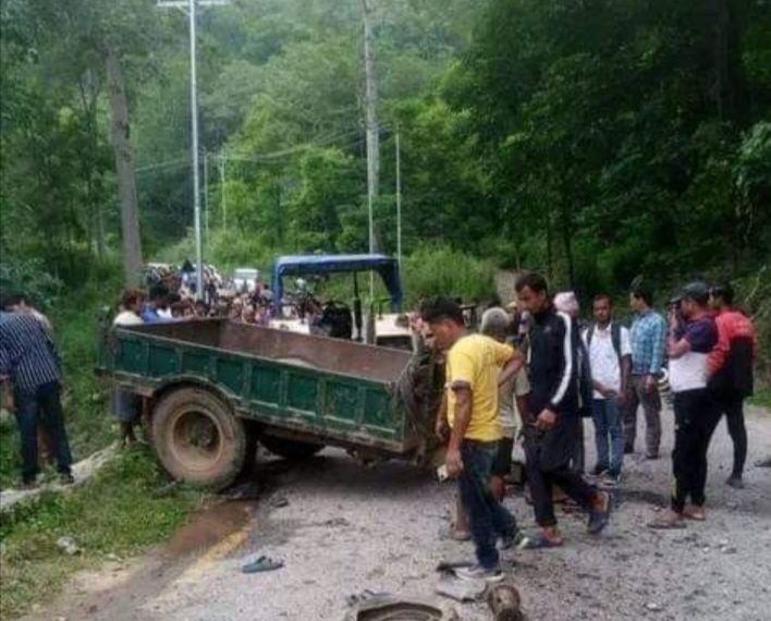 ट्याक्टर दुर्घटनामा परी ३ जनाको निधनले चैनपुर शोकमा