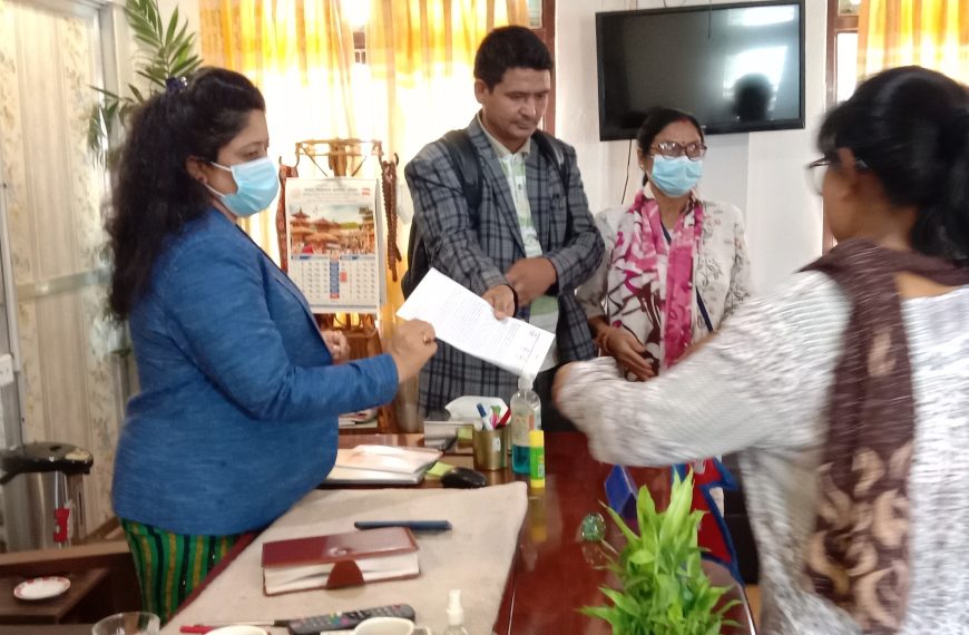 ४ कम्युनिष्ट पार्टीले बुझाए प्र.जि.अ.हरु मार्फत सरकारलाई मागपत्र