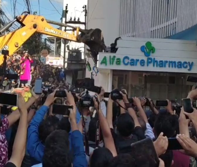 काठमाडौं महानगरपालिकाले भत्कायो अल्फा बिटाको अबैध संरचना