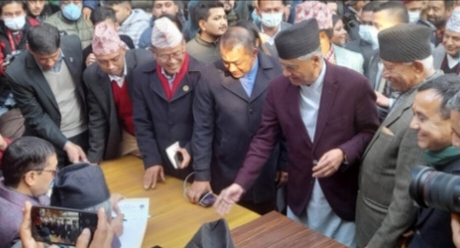 नेपाली कांग्रेसको संसदीय दलको नेतामा सभपति देउवा र महामन्त्री थापा भिड्दै