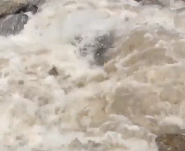 हेवा खोलामा आएको बाढीले संखुवासभा र पाँचथरमा जनधनको क्षति