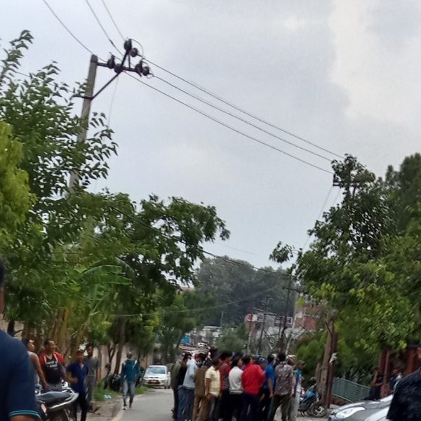 ३ बुँदे माग राखेर नेपाल टेलिकमका श्रमिकहरु धर्नामा