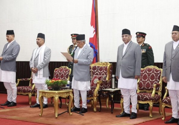 प्रधानन्यायधीश श्रेष्ठद्वारा सपथ ग्रहण