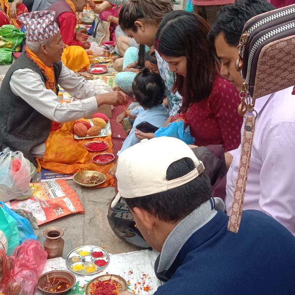 आज जनै पूर्णिमा र रक्षाबन्धन , पुरोहितहरुलाई भ्याइनभ्याइ
